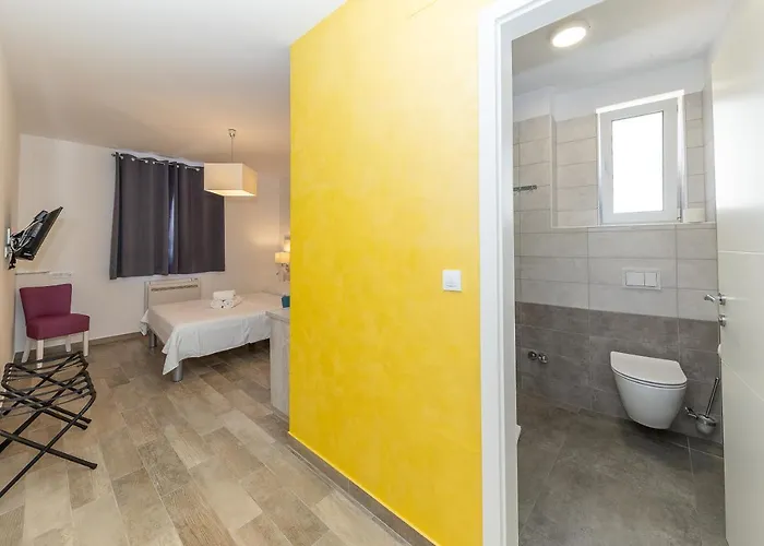 Apartament Pellio *