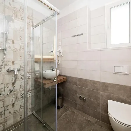 Apartament Pellio *
