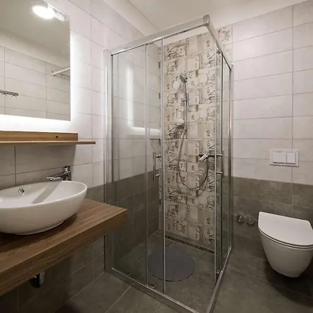 Pellio Apartment *